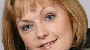 Frances Nic Géadaigh ó Sheomra na Nuachta.