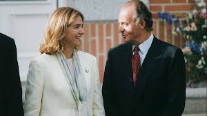 La infanta Cristina justificó la infidelidad de Urdangarin en una charla con el Rey emérito