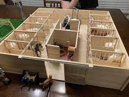 Hat jemand ideen, was ich noch für meine schleichpferde und meinen stall selber basteln kann? Homemade Barn For Schleich Horses Barn Equitation Cheval Homemade Horses Schleich Diy Horse Barn Toy Barn Horse Barn Plans
