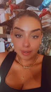 Sarah Nicolas (@sarahnicolass)