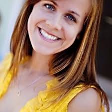 Amber Saldana's Instagram, Twitter & Facebook