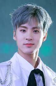 Eric, not the one from shinhwa • real name : Pin Oleh Eis Hasanah Di The Boyz Eric Son Young Jae Fandom Orang