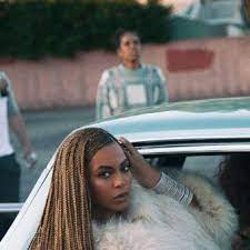 Les Box Braids De Beyonce Dans Lemonade Beyonce Coiffure Tresses Beyonce Idees De Coiffures