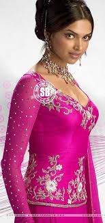 Picture Of Om Shanti Om Deepika Padukone Dresses Beautiful Girl Wallpaper Beautiful Bollywood Actress