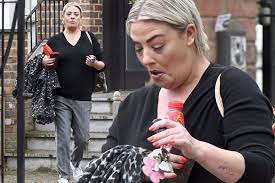 At the age of years, lisa armstrong weight not available right now. Lisa Armstrong Looks Glum As Ant Mcpartlin Returns To Tv On Britain S Got Talent Mirror Online