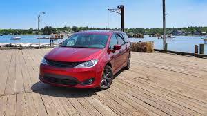 My wife doesn't drive much so we have about 6800 miles on it. 2017 2020 Chrysler Pacifica And Pacifica Hybrid Used Vehicle Review Expert Reviews Autotrader Ca