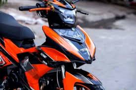 Modifikasi motor jupiter mx new 135 cc terbaru modifikasi yamaha jupiter mx dual muffler keren abis motorblitz via motorblitz.com. Modifikasi Mx King 150 Ktm Black Orange Perpaduan Warna Yang Cerah Dan Garang