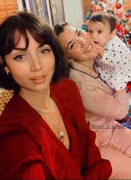 Ana de armas and ben affleck have been linked since 2019. Ana De Armas Updates On Twitter A Collapse I Was Loving How Long It Was But This Is Cute