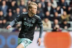 Kasper dolberg curls into the bottom corner to put denmark ahead against wales in the last 16 of the european championship in amsterdam. Ajax Amsterdam Kasper Dolberg Wird In Europa Angeboten