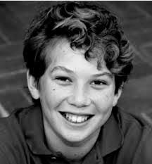 Liz Resnick's Instagram, Twitter & Facebook