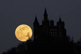 Die daten die vollmonde in stuttgart. Mondkalender 2020 Wann Ist Vollmond Wann Neumond Im Dezember
