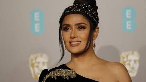 Updated 9:27 pm et, wed may 19, 2021. Usia 53 Salma Hayek Pamer Tubuh Aduhai Di Pantai