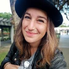 Lisa Bos's Instagram, Twitter & Facebook