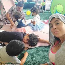O isim de i̇spanyol model georgina rodriguez. Cristiano Ronaldo Felsen Die Seine Lockdown Mann Bun Mit Seinen Kindern Und Freundin Georgina Rodriguez Aktuelle Boulevard Nachrichten Und Fotogalerien Zu Stars Sternchen