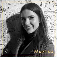 ☆ Marta Ray's Team ☆ Appassionata di storia dell'arte e specializzata in  design industriale, Marta, per tutte noi Martina, è la nostra visual  specialist. Dal 2018 arricchisce il nostro store di Borgo