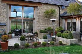 Amenagement Jardin Et Terrasse Pres D Une Grande Modernisee Barn Conversion Appartement Rez De Jardin Amenagement Jardin Jardins