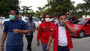 Sementara ketua pemuda batak bersatu kota batam, thomson sinaga menyampaikan, organisasi yang dipimpinnya sudah berdiri sejak 2019 di 21 provinsi, dengan sembilan pac dan 3.200 anggota di kota batam. Puluhan Pengacara Dampingi Pemuda Batak Bersatu Desak Proses Hukum Korban Tabrak Lari