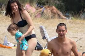 Ενημέρωση, βίντεο, αποκλειστικά, ειδήσεις και νέα για σωτηρησ κοντιζασ. Swthrhs Kontizas Sthn Paralia Me Th Syzygo Kai Ta Paidia Toy Vipnews