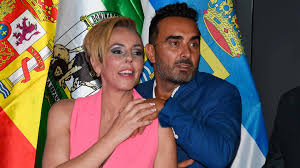 Rocío Carrasco, feliz, inaugura el Museo de Rocío Jurado