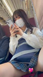 JK盗撮日記37 青チェック仲良し二人組ゆるふわパーマJKをBOX席で盗撮 | アダルト動画・画像のコンテンツマーケット Pcolle