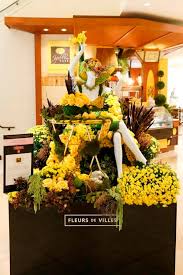 240 beğenme · 25 kişi buradaydı. Fleurs De Villes The Floral Fashion Extravaganza South Coast Plaza