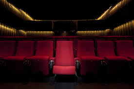 As fashions evolved, women's chapeaus went from big to huge to ridiculously elaborate and back to tastefully understated (think jackie kennedy's famous pillbox). The 10 Best Seats At Toronto Movie Theatres The Star