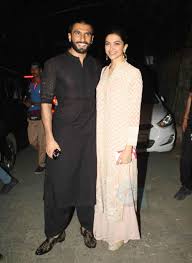 Ranveer Singh And Deepika Padukone At Bajirao Mastani Screening Ranveer Looked Great In A Deepika Padukone Style Dressy Outfits Celebrity Style Red Carpet