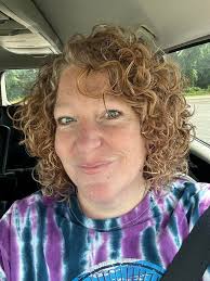 Loving my curls today, because of my brilliantly talented friend Laurie!!  Thanks for the beautiful color @_hairbylaurie you are amazing!!♥️