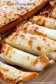 Easy Cheesy Garlic Bread Perfect To Go With Pasta Dishes Or Soups So Easy And So Good You Won T Be Able To Stop Recipes Cooking Recipes Cheesy Garlic Bread