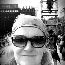 If you were alive in the '50s at the height of Dean's popularity and he was  traveling from city to city making appearances and signing autographs,  would you go see him?