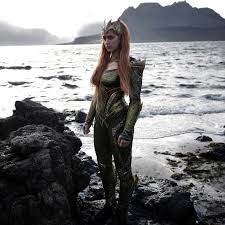 The filmmaker also helmed dawn of justice , which will open in theaters on march 25. Justice League Amber Heard As Mera Geekboners