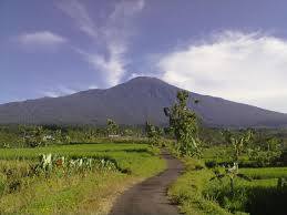 Hasil pengukuran tebal sebuah buku fisika menggunakan jangka sorong seperti diperlihatkan pada gambar di atas adalah …. Gunung Slamet Wikipedia Bahasa Indonesia Ensiklopedia Bebas