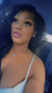 Ebony Weeks's Instagram, Twitter & Facebook