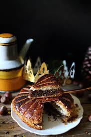 Galette Des Rois Aux Noisettes Grillees Et Au Chocolat Royal Chill Blog Cuisine Voyage Et Photographie Recette Galette Des Rois Noisette Galette Des Rois Alimentation