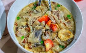 Selain itu, dari kata surabaya juga muncul mitos pertempuran antara ikan sura / suro dan baya / boyo (), yang menimbulkan dugaan bahwa terbentuknya nama surabaya muncul setelah terjadinya pertempuran tersebut. 5 Sop Kambing Paling Diburu Di Jakarta