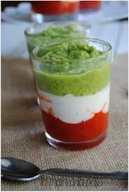 Verrine Composee De Trois Couches Differentes De Couleurs Differentes Une Couche Au Poivron Rouge Une Mou Mousse De Courgette Alimentation Recette Aperitif