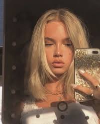 katerina kabadais schone frisuren mittellange haare seitenfransen frisuren haare blond farben