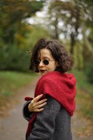 Lenço de lã, lenço de cabeça tricotado à mão, estilo vintage, acessórios  para cabelo, lenço vermelho batom, xale triangular para mulheres - Etsy  Portugal