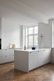 Comment Customiser Une Cuisine Ikea Elle Decoration En 2020 Customiser Meuble Cuisine Customiser Cuisine Ikea Customiser Meuble Ikea