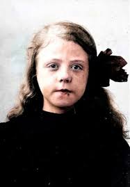 Saint Mariann cares for lepers in Hawaii