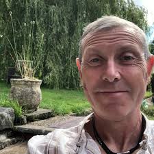 Robbie Williams...the most overrated "singer" in history.... absolute shit.