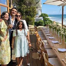 Filha de Carolina Ferraz se casa com empresário americano em Malibu; conheça