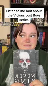 Kaylie (@kayliereads_alot)