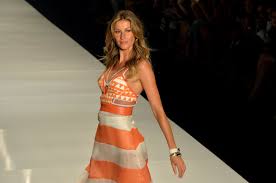 Nfl quarterback tom brady and his supermodel wife gisele bündchen have invested in crypto exchange ftx. Gisele Bundchen Letzter Laufsteg Auftritt In Sao Paulo Der Spiegel