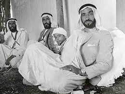 صور قديمة ونادرة لسمو الشيخ زايد رحمه الله مشاهير تاريخ الإمارات أبوظبي صورة ١٢ history uae arabian people arabian beauty