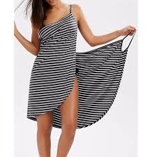 Dans les campings pas cher, de deux à quatre étoiles, des animations sont proposées gratuitement en soirée. Generic Femmes Grande Taille Pareo Plage Couvrir Robe Portefeuille Bikini Maillot De Bain Couverture Ups Robe De Plage Vetements De Plage Femme Tunique Caftan Black Strips Wot Prix Pas Cher Jumia