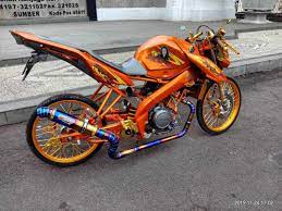 Modifikasi vixion jari jari full variasi ini bisa dilihat dari penggunaan velg yang after market, knalpot, lampu led, pegas rem, spion, jalu, cakram, ruji, foot peg maupun foot step. 42 Ide Modifikasi Motor Yamaha Vixion Terkeren 2020
