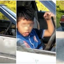 Gambar² budak lelaki ini buat ramai orang terharu. Tak Main Lah Naik Basikal Budak Darjah Tiga Pandu Kereta Dicari Polis