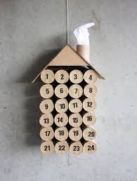 Les rouleaux de papier toilette sont parfaits pour fabriquer des voitures et jouer pendant des heures ou, si vous préférez, décorer votre maison. Rouleau Papier Toilette Recyclage Art Deco 18 Aurelie Re Cre