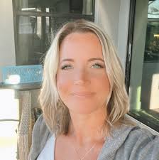 What to do about the Io moth caterpillar's painful sting?